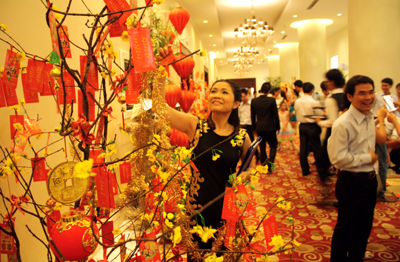 Tổ Chức Tiệc Tất Niên, Gặp Mặt Đầu Năm